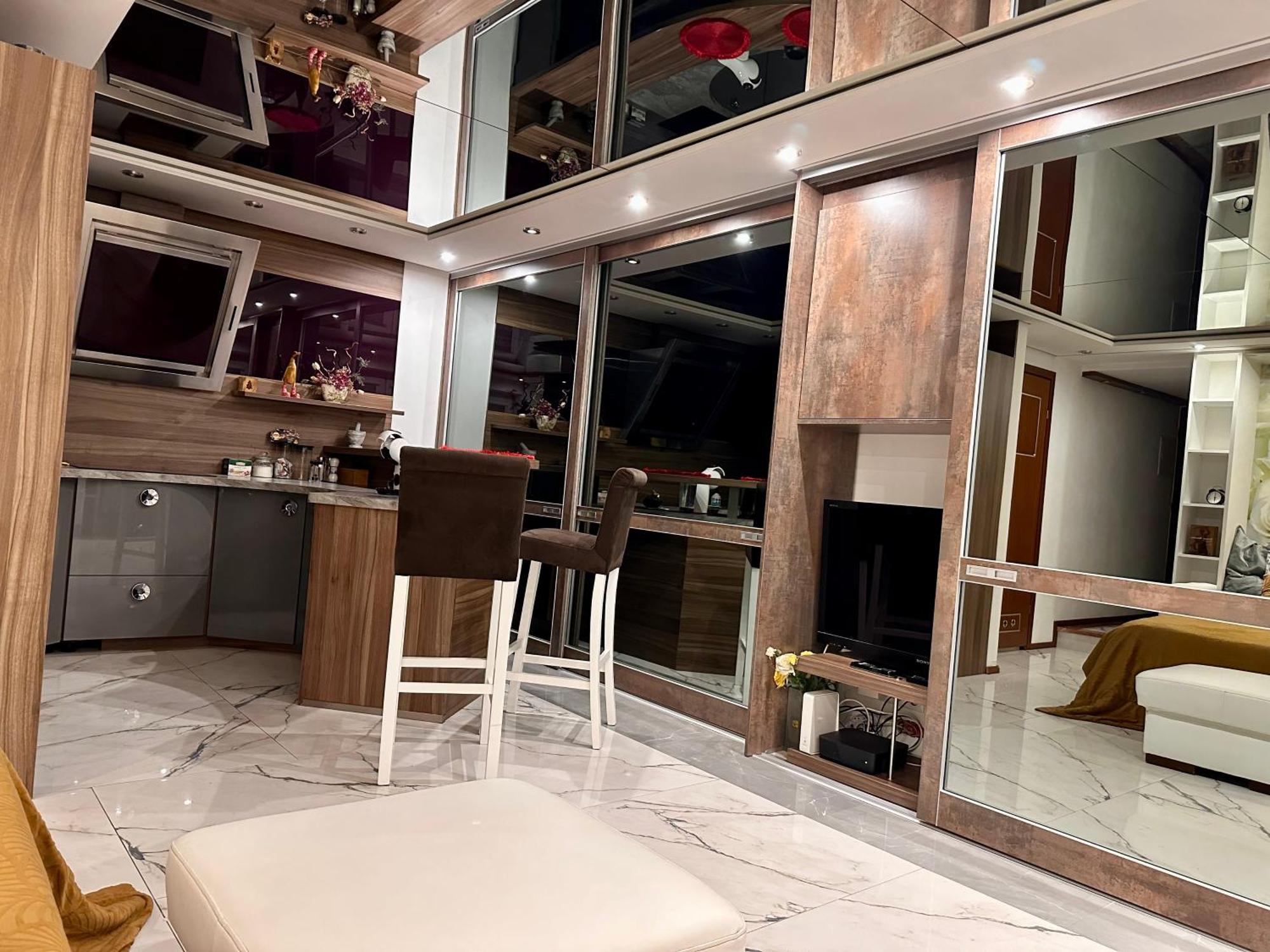 Deluxury Mirror Apartament Centrum Warsaw Luaran gambar